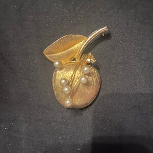 Vintage Gold Tone Apple Brooch with Faux pearls Richelieu